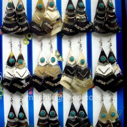 06 HANDMADE PERUVIAN BULL HORN EARRINGS NATURAL COLOR DESIGN